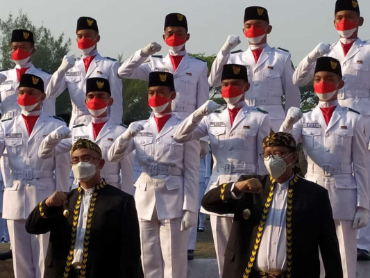 Presiden Jokowi Pakai Baju Adat Baduy Gubernur Banten : Ada Sistem Nilai Masyarakat Baduy Yang Bisa Dicontoh