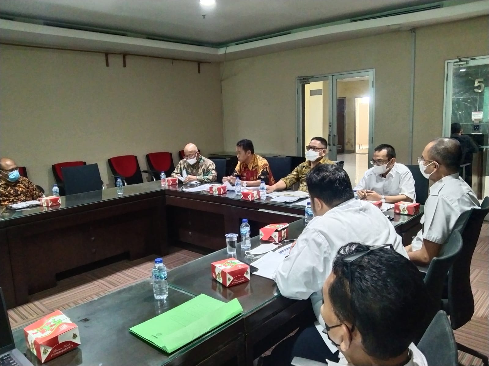 Rapat Pembahasan Perpanjangan Penetapan Lokasi Pengadaan Tanah untuk Pembangunan Tanah Ruas Jalan Tol Serang Panimbang