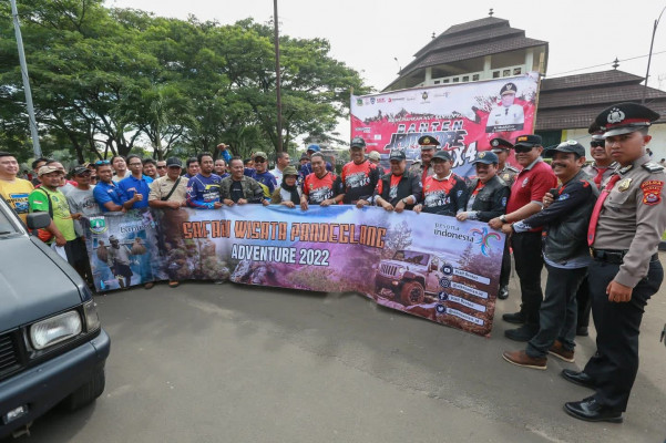 Lepas Peserta Banten Jambore Wisata 2022, Pj Gubernur Al Muktabar : Mengkampanyekan Pariwisata Banten