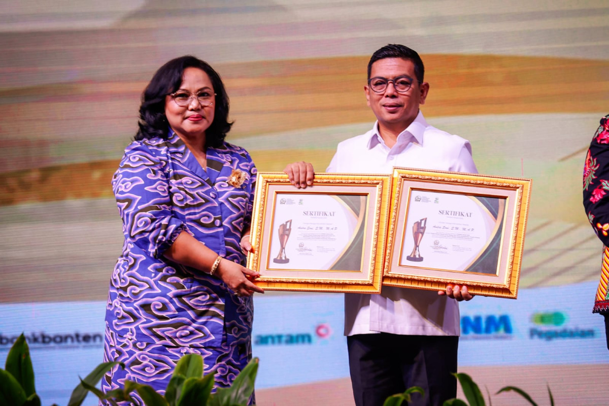 Gubernur Banten Andra Soni Raih Dua Pimred Award Tahun 2025 FPRMI